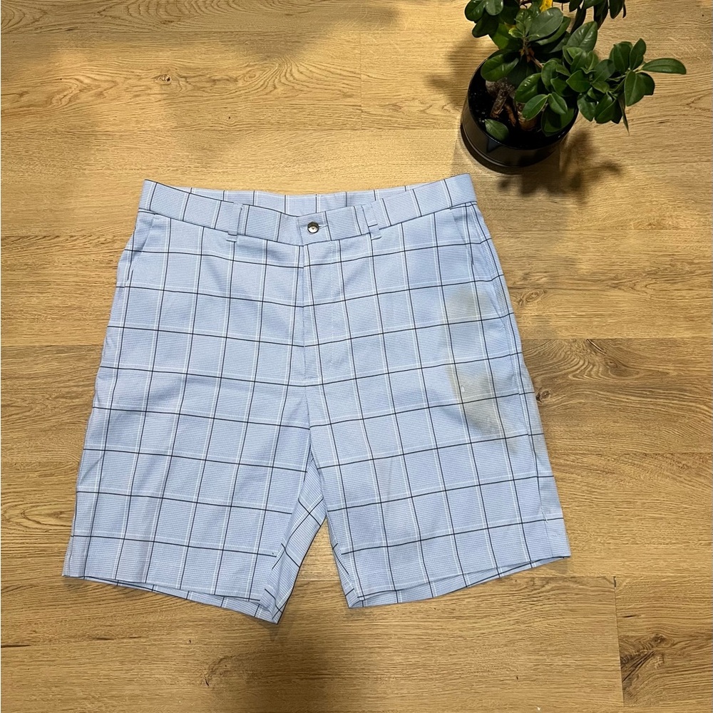 Callaway Men’s Plaid Golf Shorts Active Wasteband Blue and White